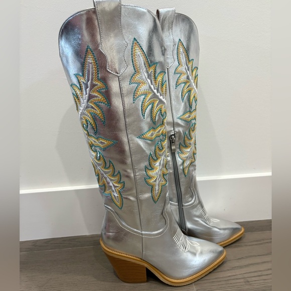 Metallic Western Knee High Cowgirl Boots Silver with Embroidery Women Size 7 & 6 - Picture 1 of 14